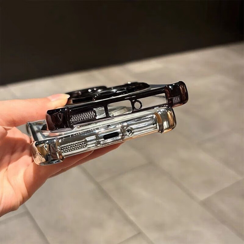 Custodia per telefono con stam - Oppo Reno 12 recensione e prezzo